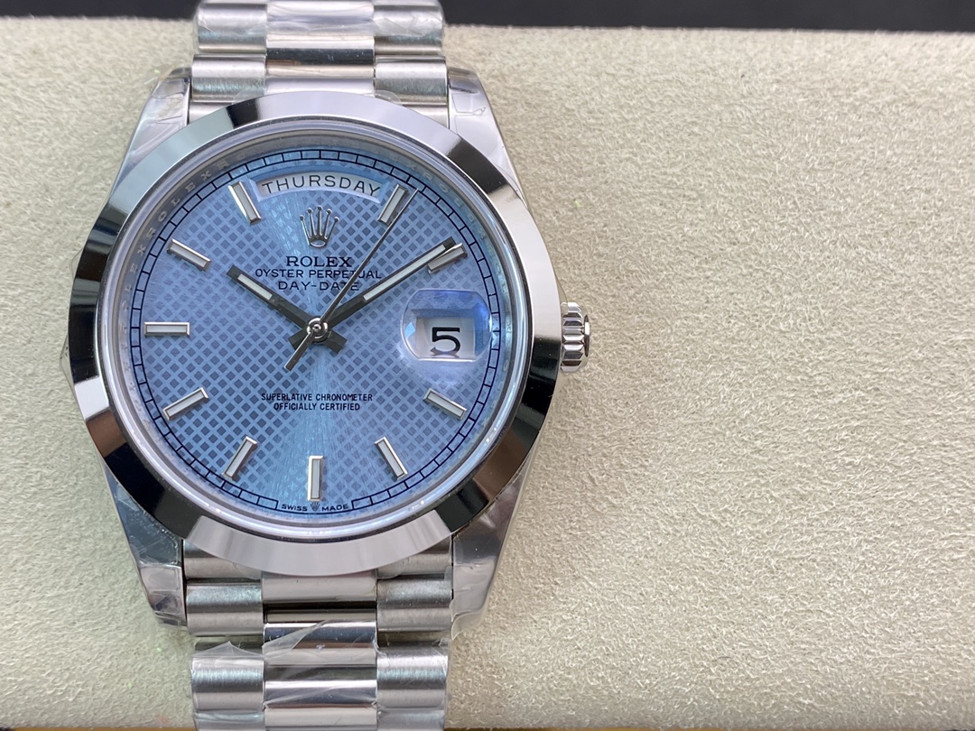 Replica Rolex Day-Date 40mm 228239-0046